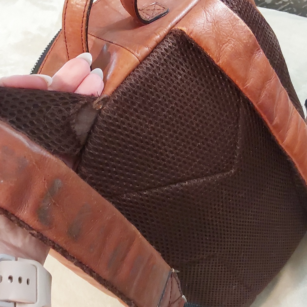 Bugatti Mens leather backpack. - Picture 8 of 16